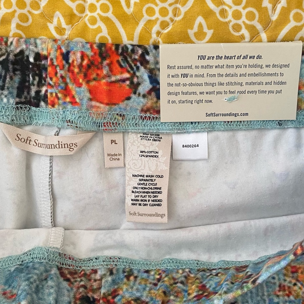 SOFT SURROUNDINGS HAVE TO HAVE  ANKLE LEGGINGS IN CORDUBA PRINT SZ PETITE LARGE - Picture 2 of 6